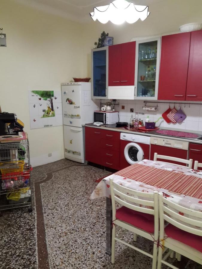 Appartamento In Centro Zona Fiera,Davanti Al Galliera Génova Exterior foto