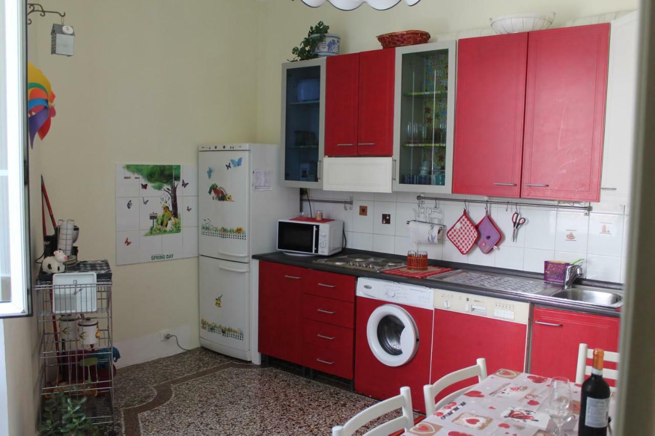 Appartamento In Centro Zona Fiera,Davanti Al Galliera Génova Exterior foto